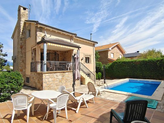 Foto 1 de Venta de chalet en Guadarrama de 4 habitaciones con terraza y piscina