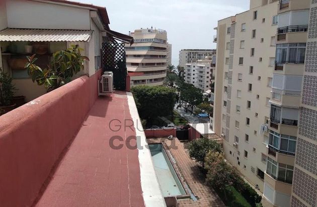 Foto 2 de Àtic en venda a Playa Bajadilla - Puertos de 3 habitacions amb terrassa i piscina