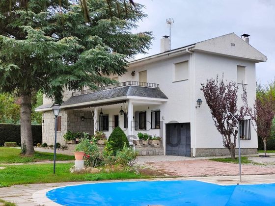 Foto 1 de Xalet en venda a Guadarrama de 7 habitacions amb terrassa i piscina