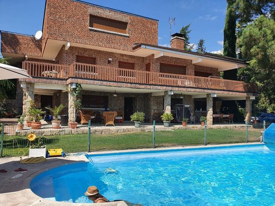Foto 1 de Xalet en venda a Becerril de la Sierra de 5 habitacions amb terrassa i piscina