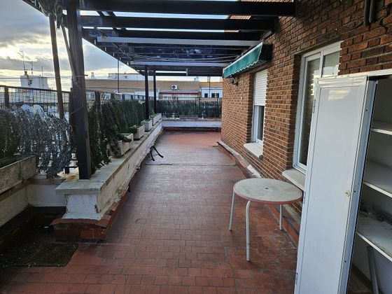 Foto 2 de Àtic en venda a Cuatro Caminos de 2 habitacions amb terrassa i aire acondicionat