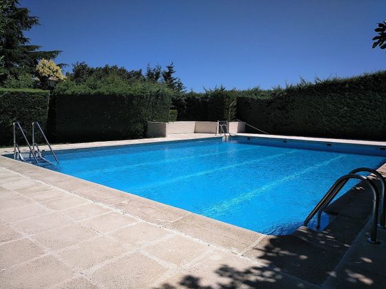 Foto 1 de Casa en venta en La Navata de 5 habitaciones con terraza y piscina