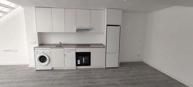 Foto 2 de Dúplex en alquiler en Portazgo de 1 habitación con aire acondicionado y calefacción