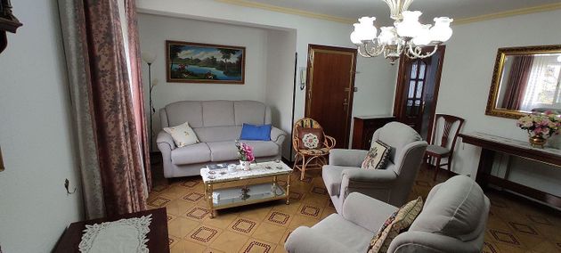 Foto 1 de Piso en alquiler en Valdezarza de 3 habitaciones con muebles y aire acondicionado