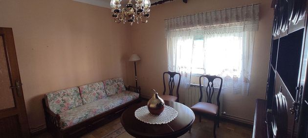 Foto 1 de Piso en alquiler en Valdezarza de 2 habitaciones con aire acondicionado y calefacción
