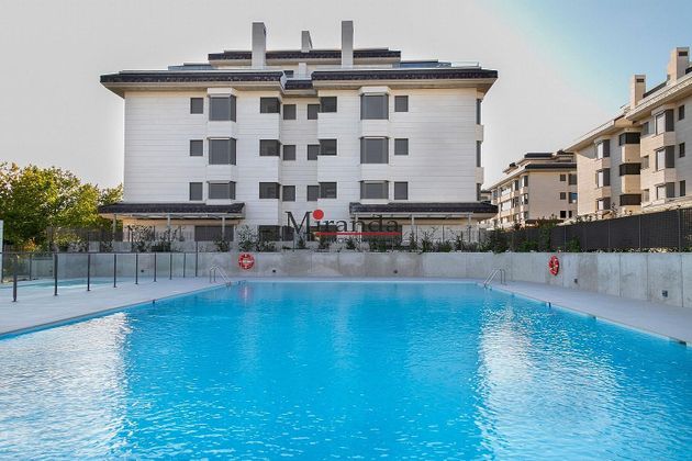 Foto 1 de Àtic en lloguer a Arroyo de la Vega de 5 habitacions amb terrassa i piscina