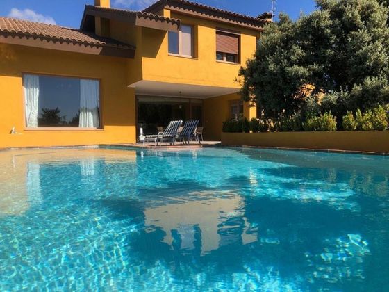 Foto 1 de Xalet en venda a La Pizarra de 5 habitacions amb terrassa i piscina