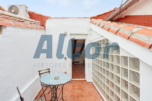 Foto 2 de Àtic en venda a Embajadores - Lavapiés de 2 habitacions amb terrassa i balcó
