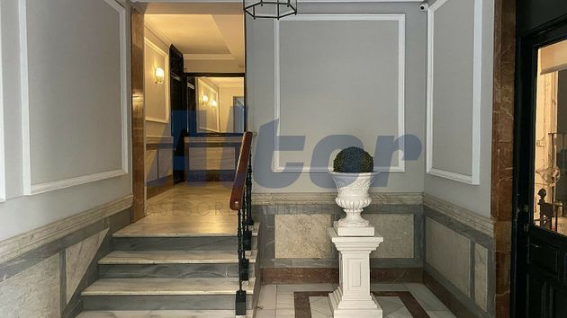 Foto 2 de Pis en venda a Jerónimos de 5 habitacions amb balcó i calefacció
