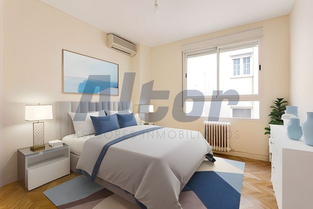 Foto 2 de Piso en venta en Trafalgar de 3 habitaciones con terraza y garaje