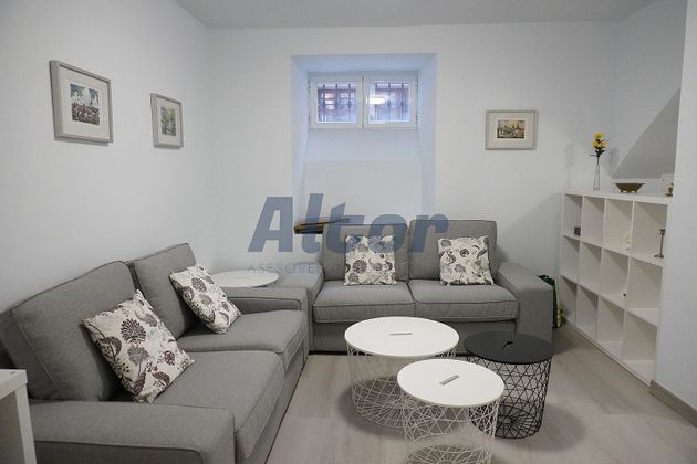 Foto 2 de Alquiler de piso en Cortes - Huertas de 2 habitaciones con muebles y calefacción