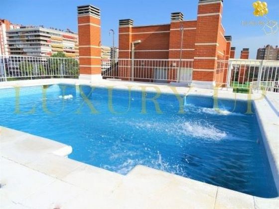 Foto 1 de Venta de piso en Bernabéu - Hispanoamérica de 3 habitaciones con terraza y piscina