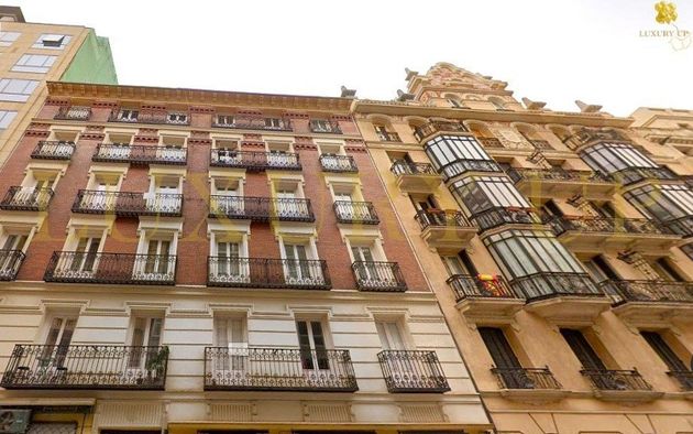 Foto 1 de Pis en venda a Jerónimos de 3 habitacions amb aire acondicionat i calefacció