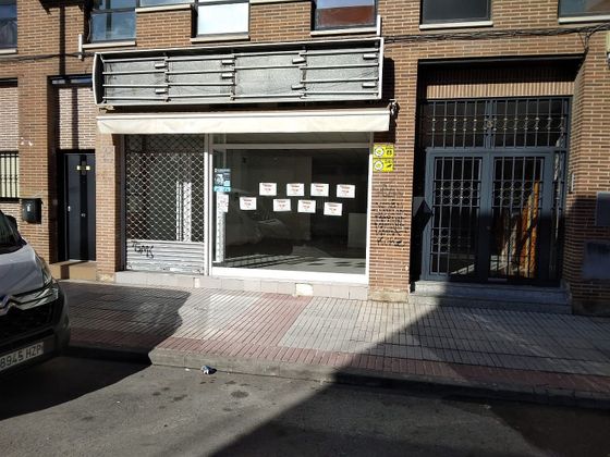 Foto 1 de Alquiler de local en calle De Miguel de Unamuno de 120 m²