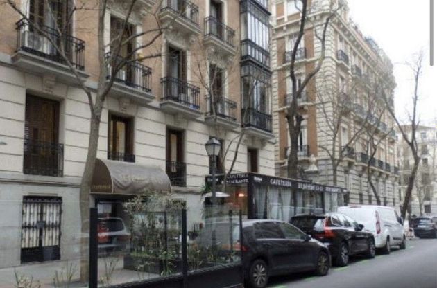 Foto 1 de Venta de local en calle De Alfonso XI con terraza y aire acondicionado