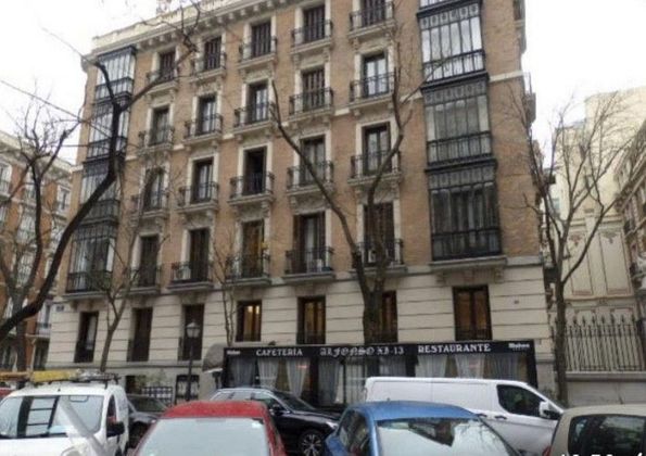 Foto 2 de Local en venda a calle De Alfonso XI amb terrassa i aire acondicionat
