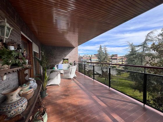 Foto 1 de Pis en venda a El Soto de la Moraleja de 5 habitacions amb terrassa i piscina