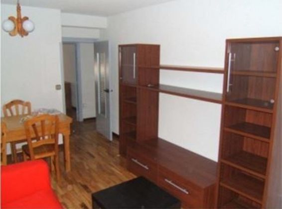 Foto 1 de Pis en venda a Valdeacederas de 3 habitacions amb balcó i calefacció