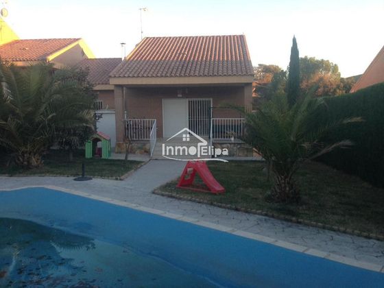 Foto 1 de Xalet en venda a San Martín de Valdeiglesias de 3 habitacions amb piscina i garatge