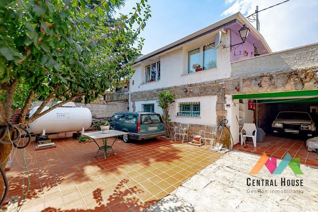 Foto 2 de Casa en venta en avenida De Las Flores de 5 habitaciones con terraza y piscina