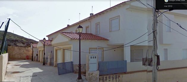 Foto 2 de Venta de casa adosada en calle Infantes Sancho de 4 habitaciones con terraza y jardín