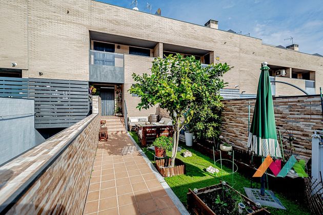 Foto 1 de Casa en venda a calle Eurípides de 5 habitacions amb terrassa i piscina
