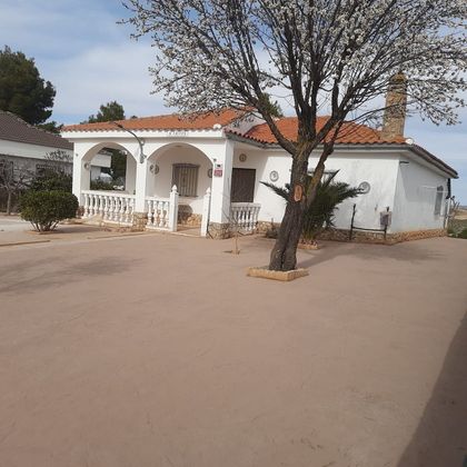 Foto 2 de Xalet en venda a Barajas de Melo de 4 habitacions amb terrassa i piscina