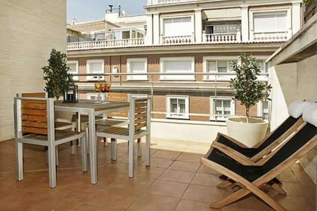 Foto 1 de Alquiler de ático en Ibiza de 1 habitación con terraza y muebles