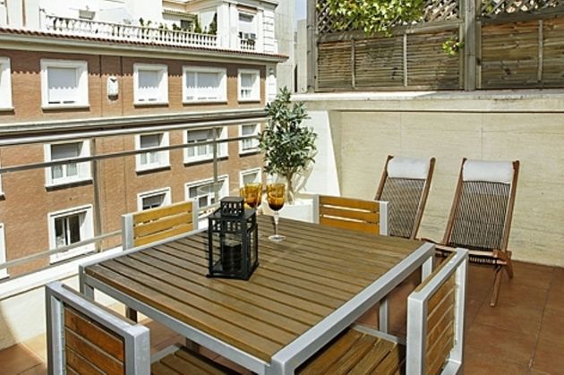 Foto 2 de Àtic en lloguer a Ibiza de 1 habitació amb terrassa i mobles