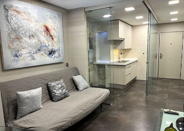 Foto 2 de Pis en lloguer a Cuatro Caminos de 2 habitacions amb mobles i aire acondicionat
