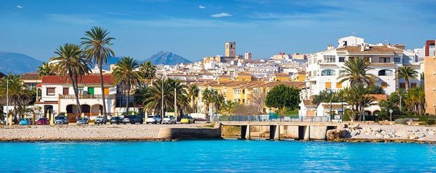 Foto 2 de Pis en venda a calle Cagliari de 3 habitacions amb terrassa i piscina