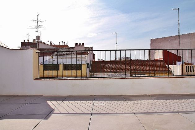 Foto 2 de Àtic en venda a Trafalgar de 2 habitacions amb terrassa i balcó