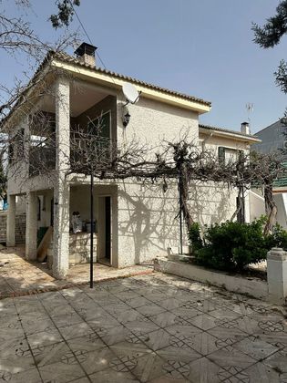 Foto 1 de Xalet en venda a Colmenar de Oreja de 3 habitacions amb terrassa i piscina