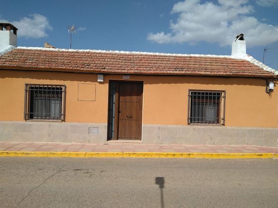 Foto 1 de Xalet en venda a calle Nueva de 3 habitacions amb calefacció