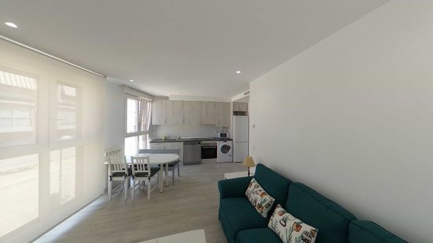 Foto 2 de Piso en alquiler en Tres Olivos - Valverde de 1 habitación con muebles y aire acondicionado