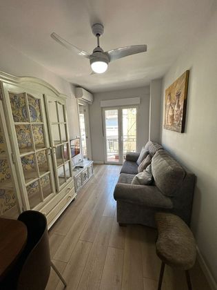 Foto 1 de Alquiler de piso en Ventas de 2 habitaciones con muebles y balcón