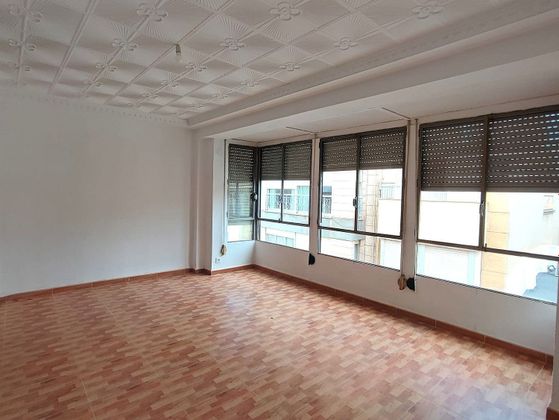 Foto 1 de Piso en alquiler en calle Sant Vicent de 3 habitaciones y 117 m²
