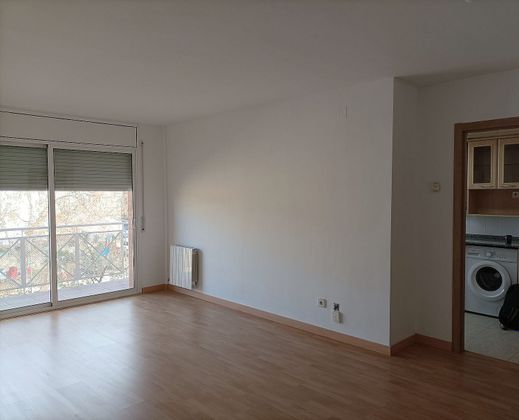 Foto 1 de Piso en alquiler en Can Palet de 3 habitaciones con balcón y calefacción