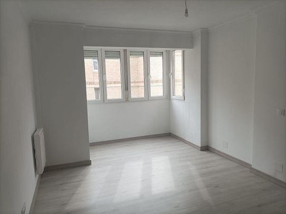 Foto 2 de Alquiler de piso en Valdenoja - La Pereda de 2 habitaciones con calefacción