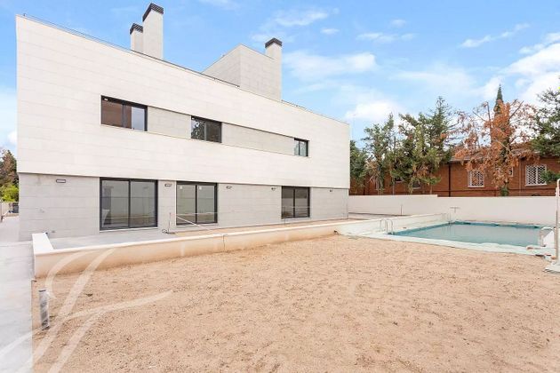 Foto 1 de Dúplex en venda a Canillejas de 6 habitacions amb terrassa i piscina