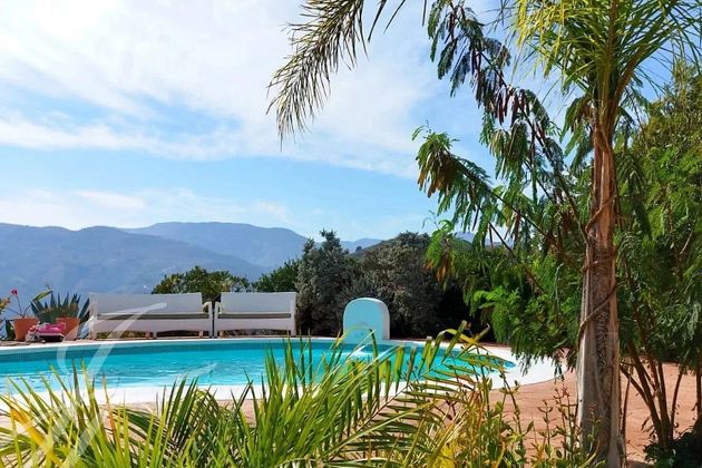 Foto 1 de Xalet en venda a Lanjarón de 5 habitacions amb terrassa i piscina