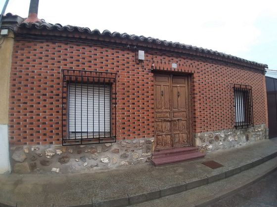 Foto 1 de Venta de casa adosada en calle Campo Rey de 3 habitaciones con jardín