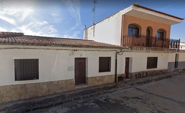 Foto 1 de Venta de casa adosada en calle Alonso Veloz de 4 habitaciones con terraza y calefacción