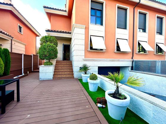Foto 2 de Casa en venda a Zona Europa de 4 habitacions amb terrassa i piscina