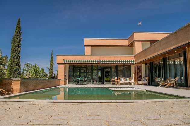 Foto 1 de Chalet en venta en Las Lomas de 4 habitaciones con terraza y piscina