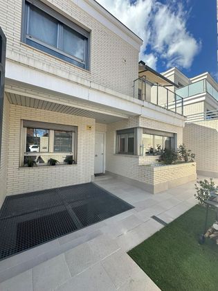 Foto 1 de Casa en lloguer a Viñas Viejas de 5 habitacions amb terrassa i piscina
