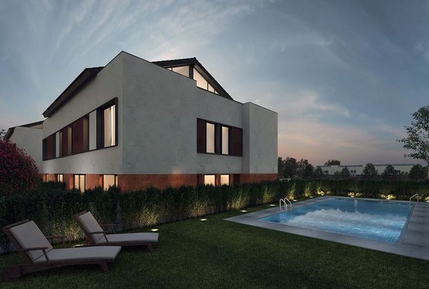 Foto 1 de Piso en venta en avenida De Madrid de 5 habitaciones con terraza y piscina