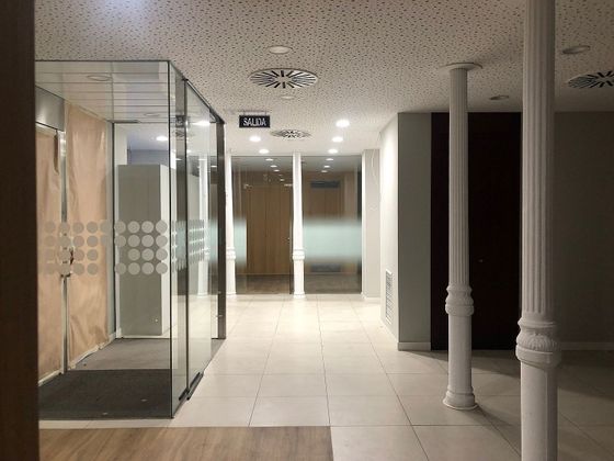 Foto 2 de Alquiler de oficina en calle De Cedaceros de 265 m²