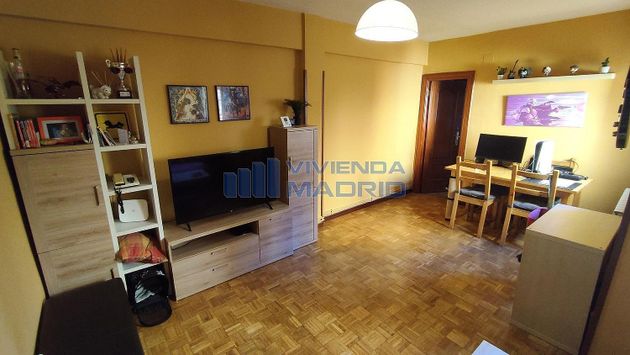 Foto 1 de Piso en venta en Aluche de 2 habitaciones con calefacción