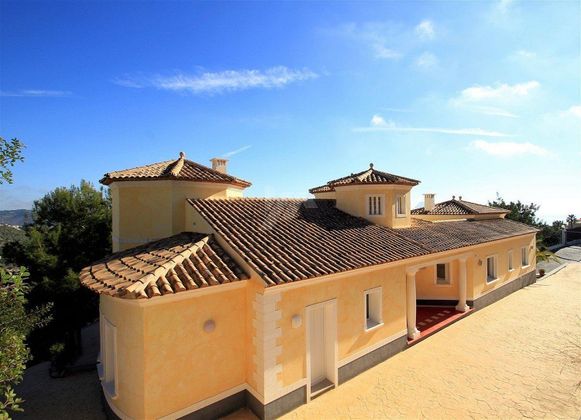 Foto 2 de Casa en venta en Zona Puerto Blanco - Maryvilla de 3 habitaciones con terraza y piscina